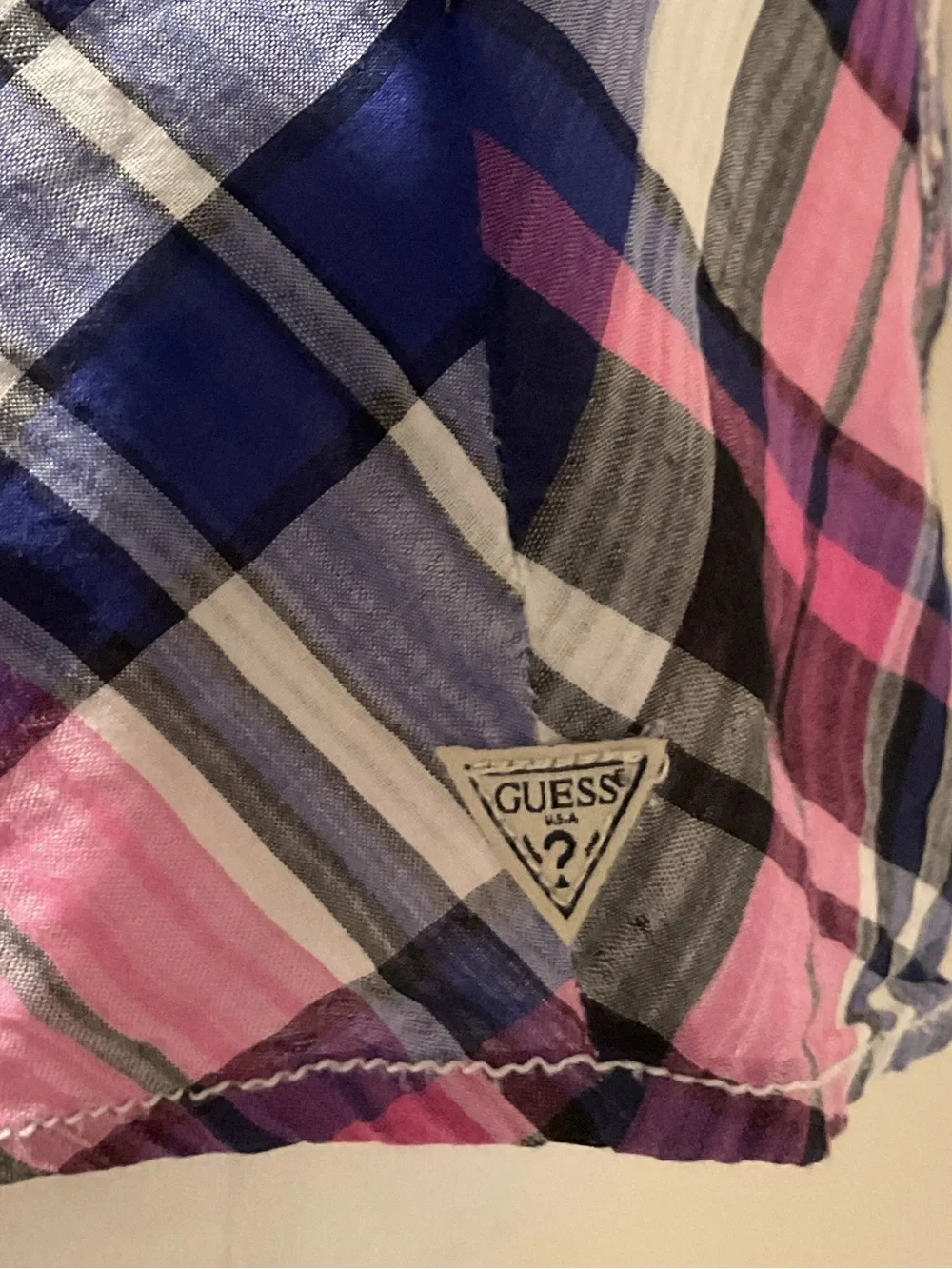 *Guess* Plaid Button-Down Shirt with adjustable sleeves . - Picture 6 of 12